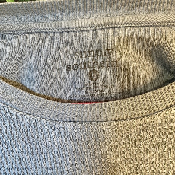 Simply Southern M long sleeve sweatshirt - Picture 2 of 2